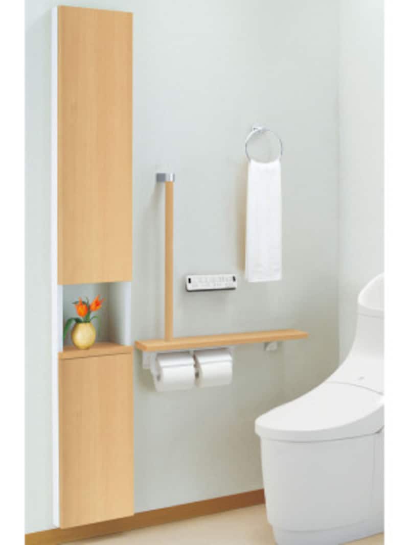 トイレの収納商品にも壁に埋め込むタイプが多くみられる。カウンターや手すりも組み合わせることも可能。[ INAX 埋込収納棚]　 LIXIL 　http://www.lixil.co.jp/