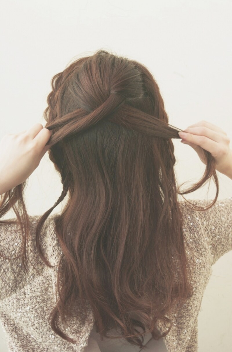 編み始めは三つ編みをする