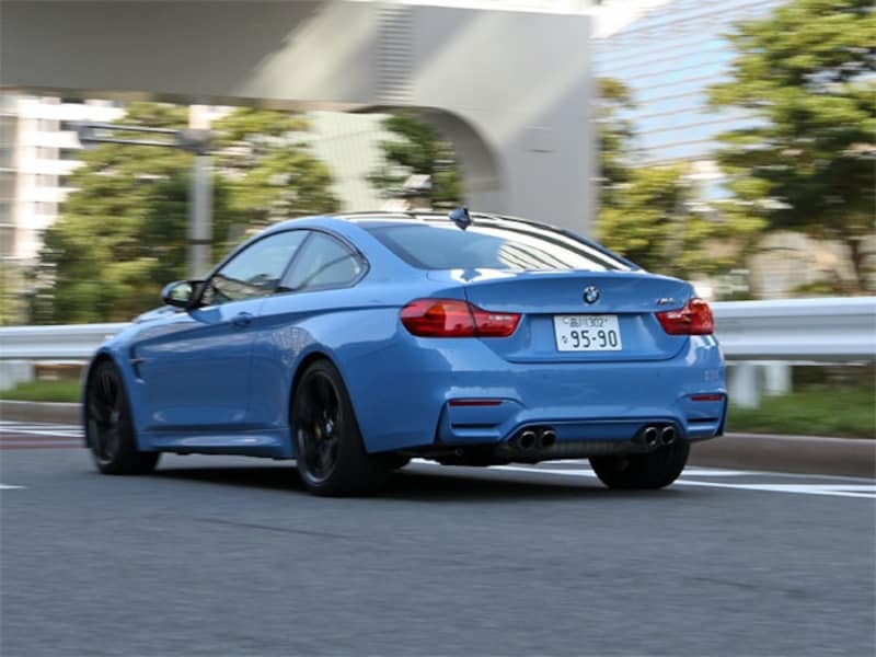 BMW M4クーペ