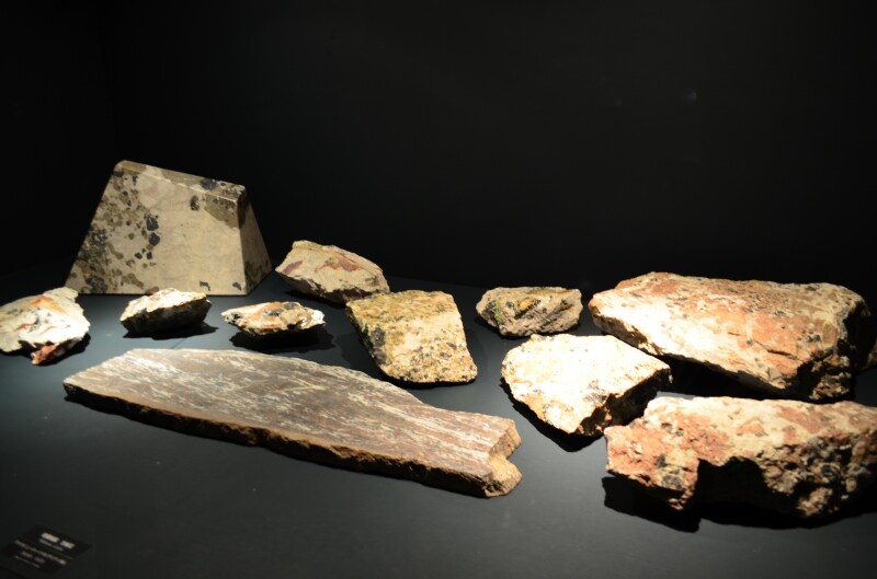 蛍光鉱石の「珪亜鉱石undefined方解石」