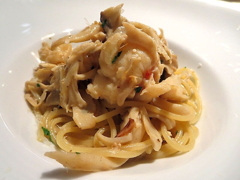 キノコとオマール海老のパスタ