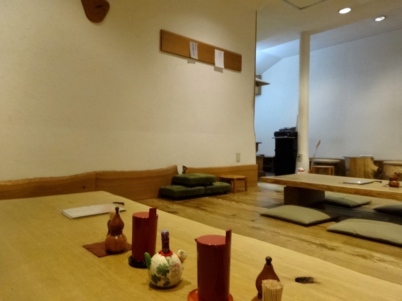 靴を脱いであがる