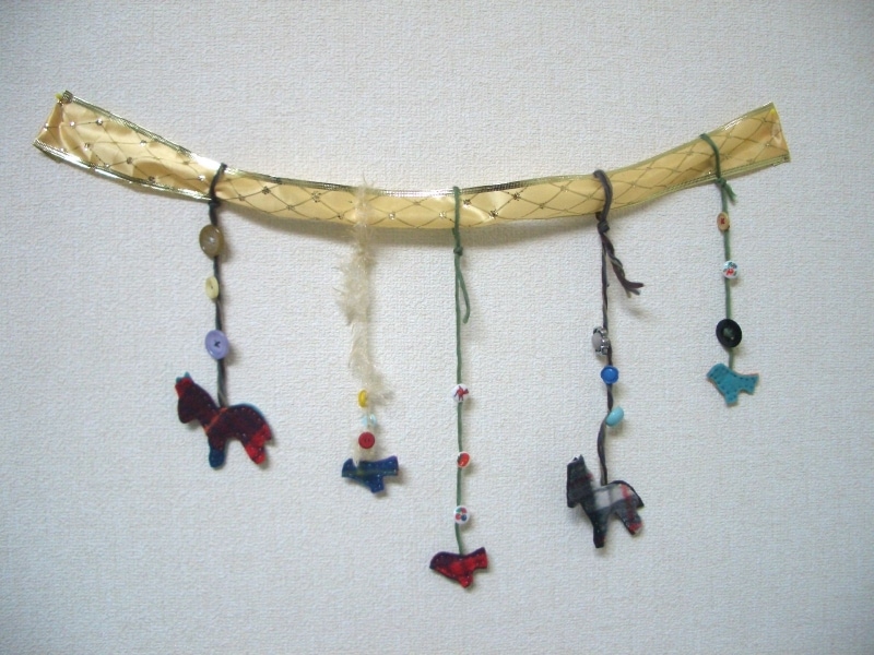 太幅リボンに通して壁飾りに