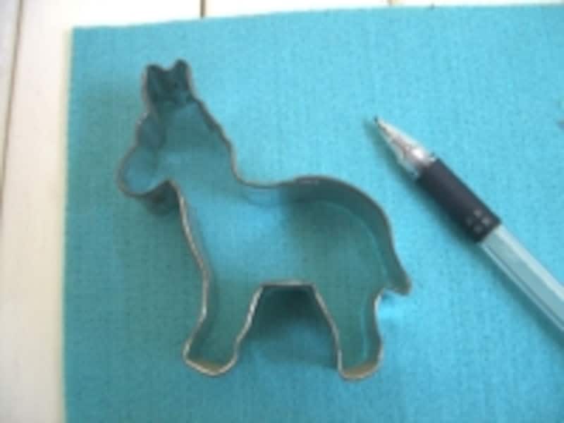 クッキー型をなぞる