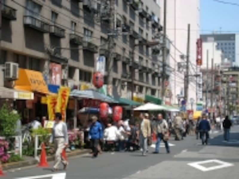 京葉道路の１本裏手には飲食店、風俗店、ホテルなどが集まるエリアがあり、ちょっと独特な雰囲気がある