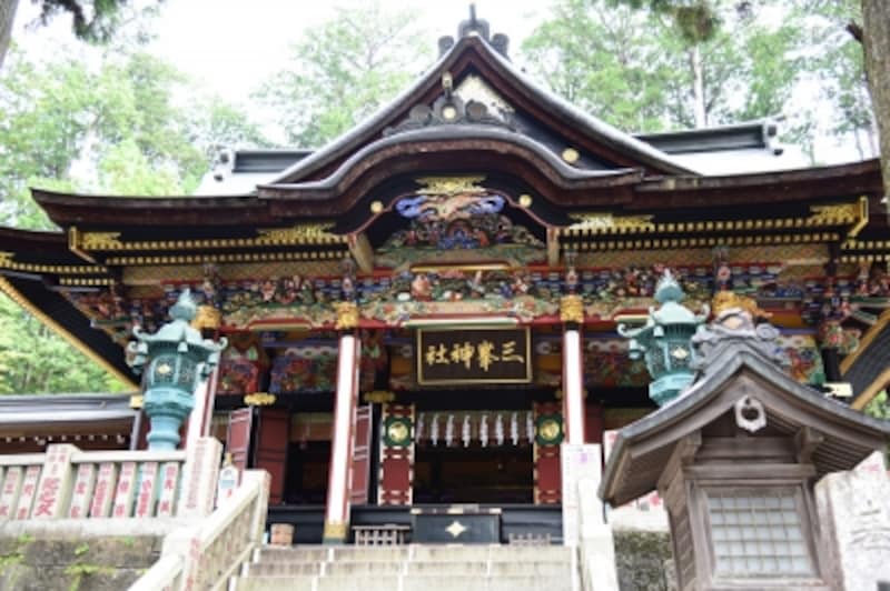 三峯神社拝殿