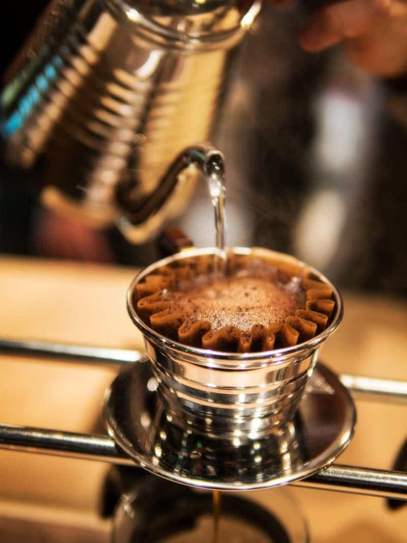 ウェーブドリッパーで抽出中