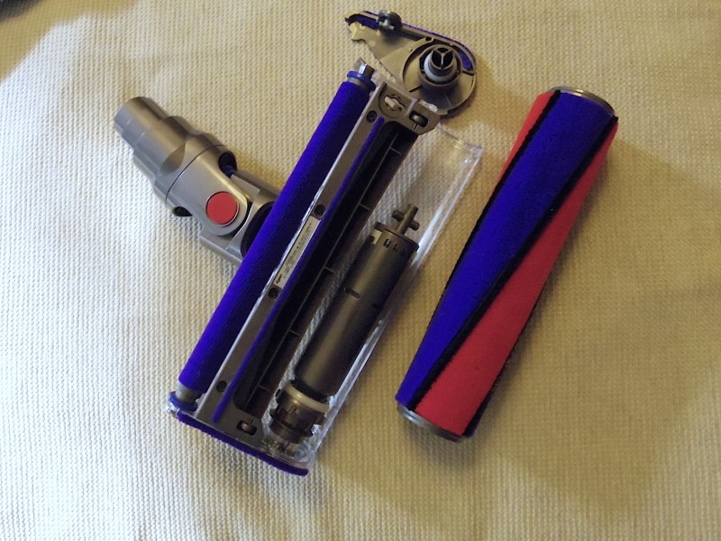 2/2 ゴミを逃さない新発想のヘッド・dyson fluffy【DC74】 [掃除機・クリーナー] All About
