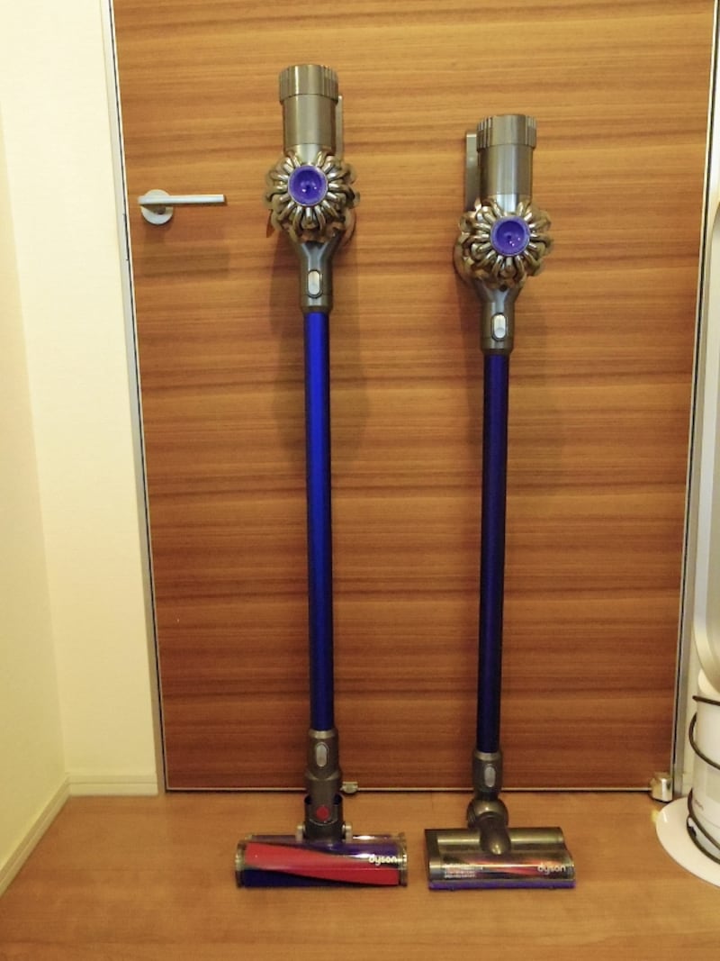2/2 ゴミを逃さない新発想のヘッド・dyson fluffy【DC74】 [掃除機・クリーナー] All About