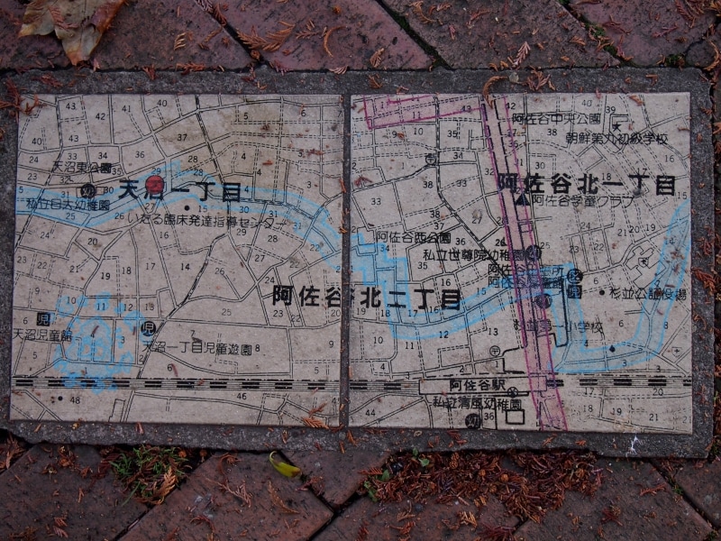 青い線が桃園川跡だろうか