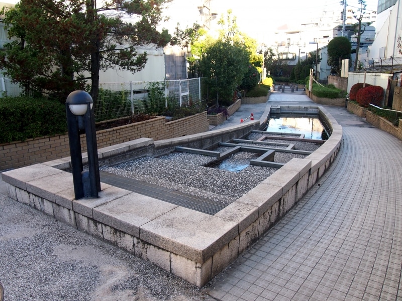 これも桃園川気分を盛り上げてくれる