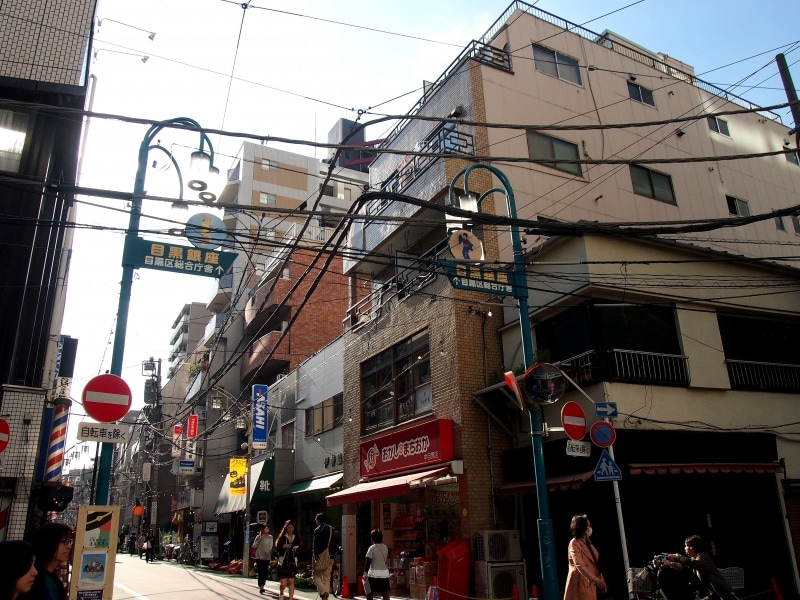 アーチを見つけることができなかったが、この街灯が一番街を示しているのか。