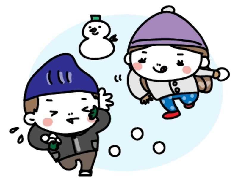 【カラー】雪合戦を楽しむ子どもたちです。