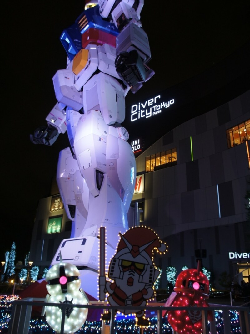 ガンダム立像の足元