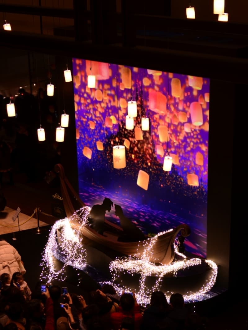 新丸ビル3階undefined「塔の上のラプンツェル」のシーンをイメージした演出