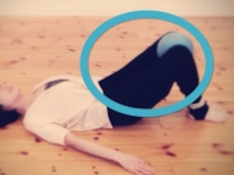 undefined坐骨から膝のラインでボールを潰すように