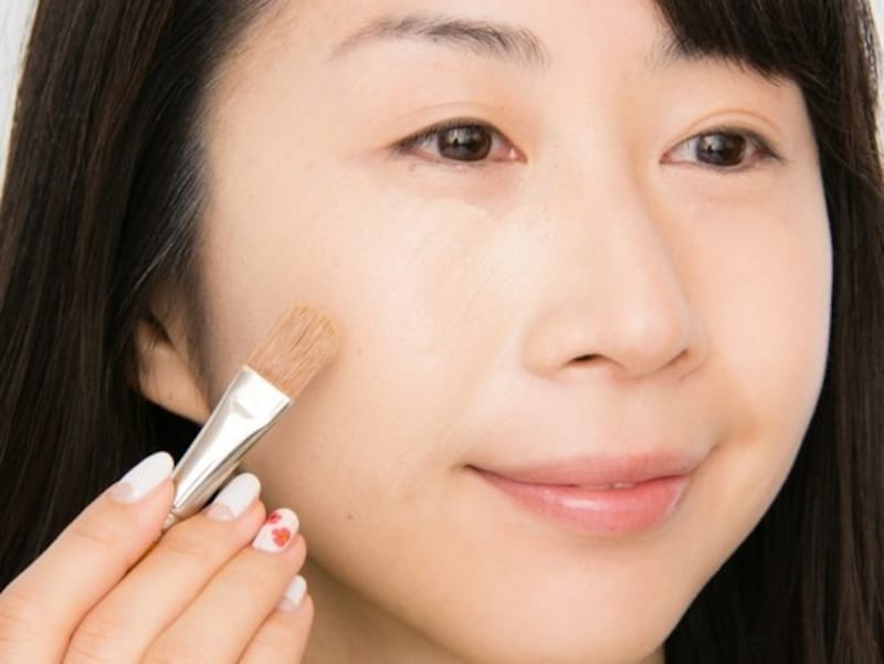 ブラシを使うと均一に塗ることができます