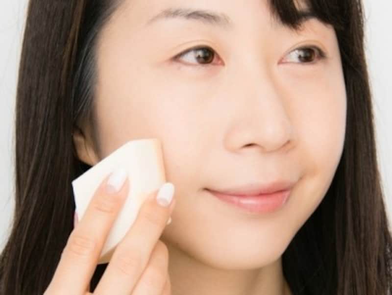 リキッドファンデーションの塗り方 美肌に仕上げる方法は ベースメイク All About
