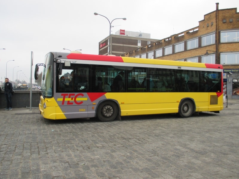 本数も少なく、英語の通用度は悪い