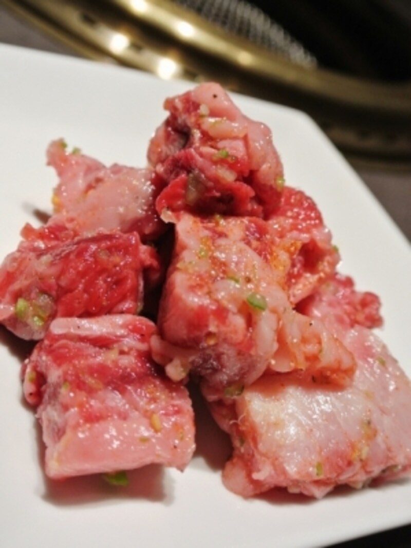 こちらがおすすめ「サイコロカルビ」。やわらかいので子どももたくさん食べられます