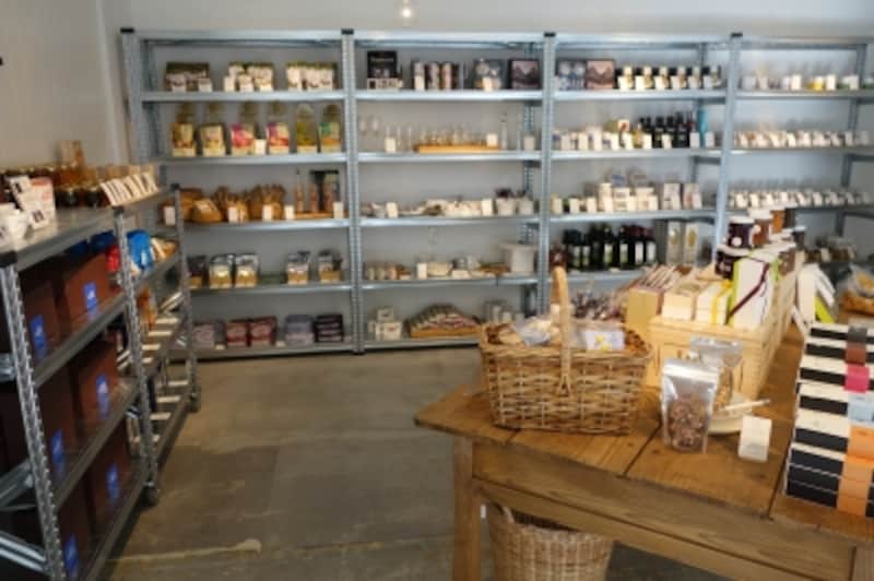 食料品も色々あります。