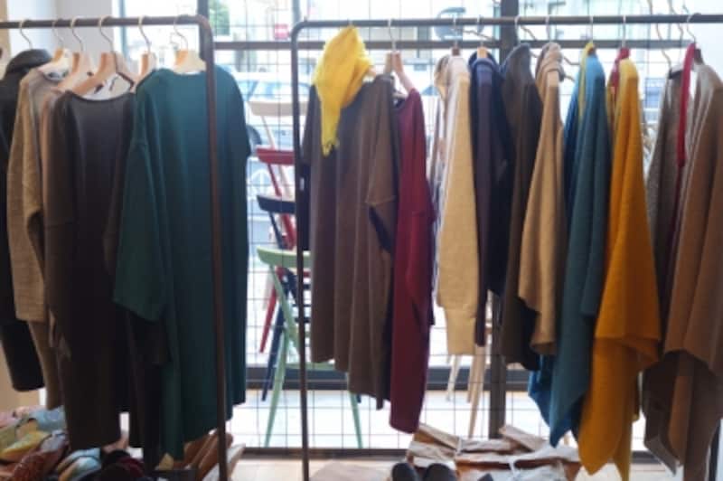 ファッションアイテムも長く着たいシンプルで機能的なデザイン