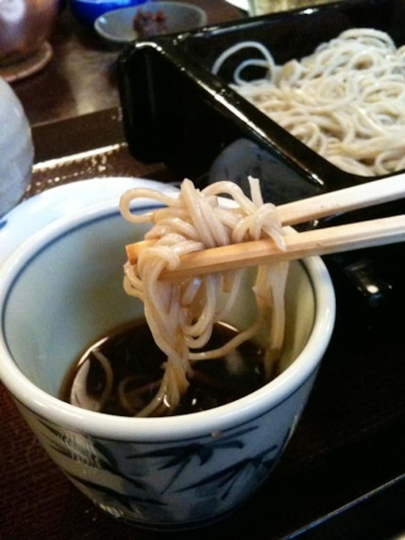 そば汁には天然醸造醤油を使用