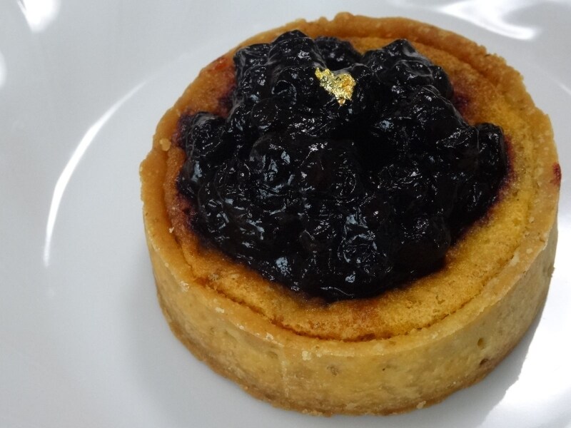 「エクラデジュール」の「タルトレットミルティーユ」(税込454円)