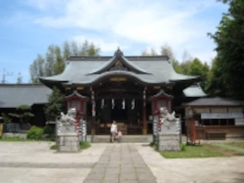地名の由来となった鷺宮八幡神社。隣接して白鷺の地名の由来となった白鷺山福蔵院なるお寺がある