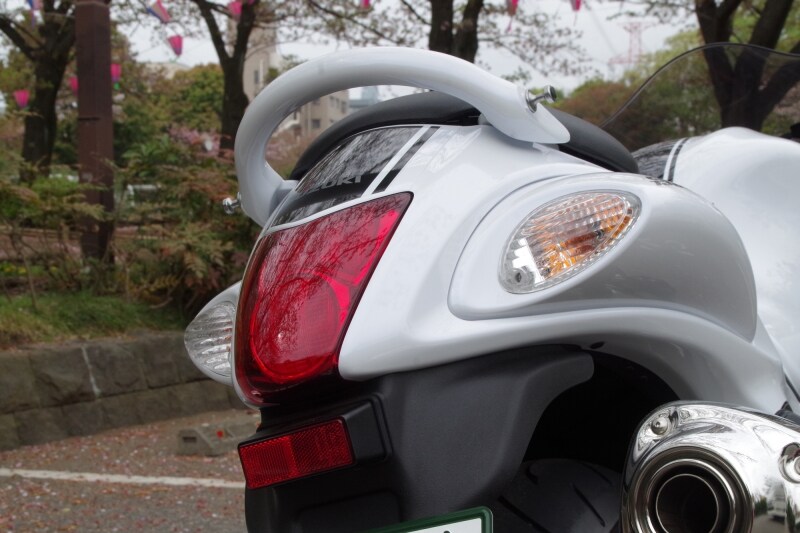 隼(ハヤブサ)はテールのみLED化している。フラッグシップなら灯火類は全てLED化してほしかったところ。