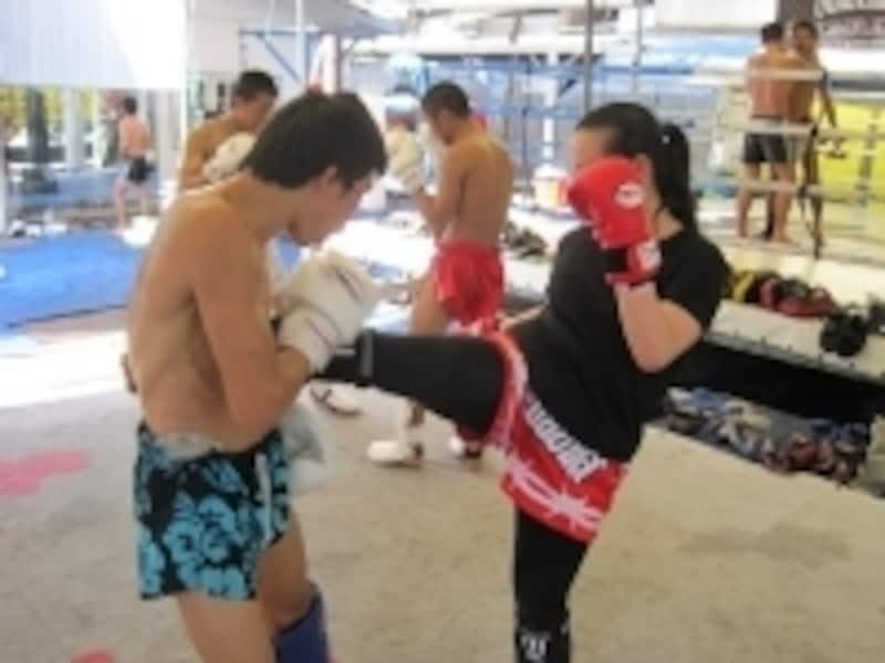 ガイドもタイに行く度にムエタイジムでトレーニングしている。ストレス発散に最適！