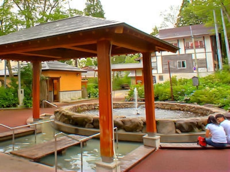 赤倉温泉街足湯公園