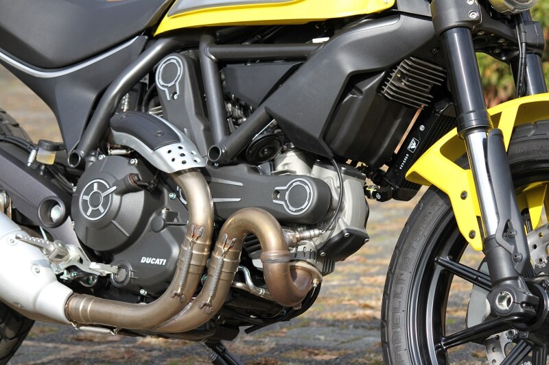 空冷4ストロークV型2気筒エンジン『デスモドロミック2バルブ』