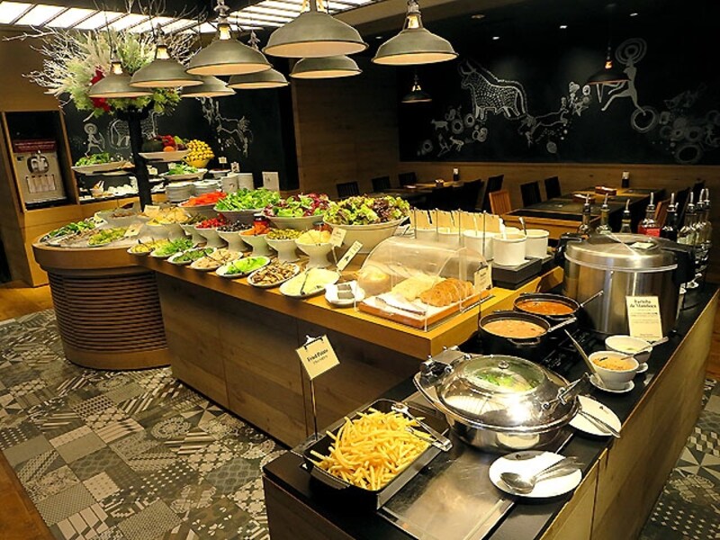 バルバッコア 新宿 サラダのブッフェ台