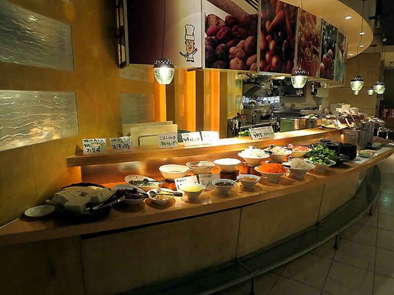 畑の厨 膳丸 新宿店 ブッフェ台