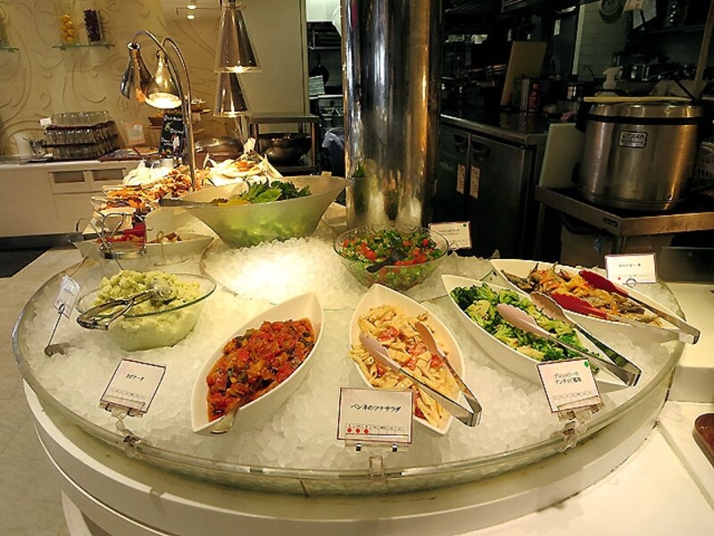 プラチナビュッフェ 前菜のブッフェ台