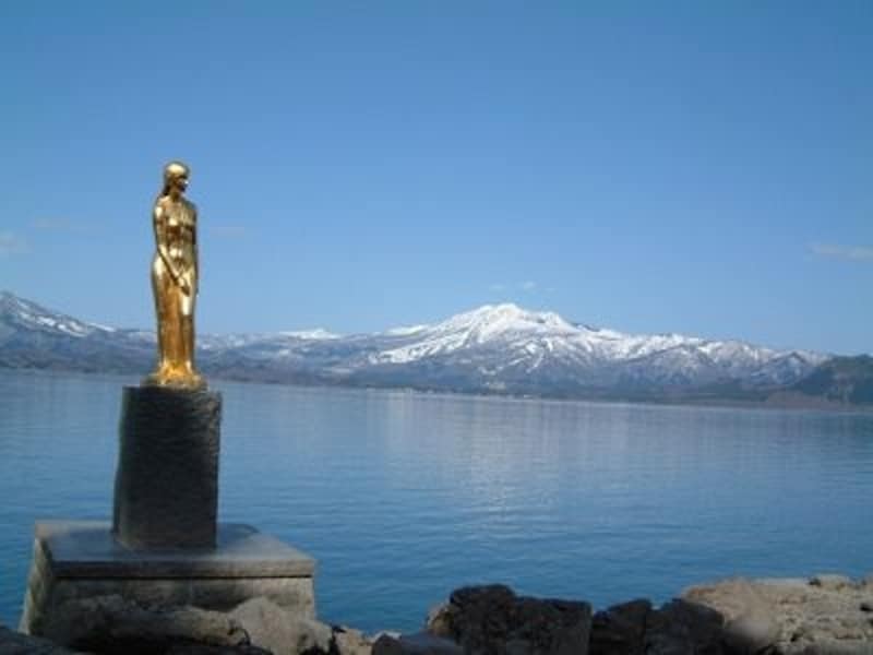 田沢湖（5）／たつこ姫の像と共に