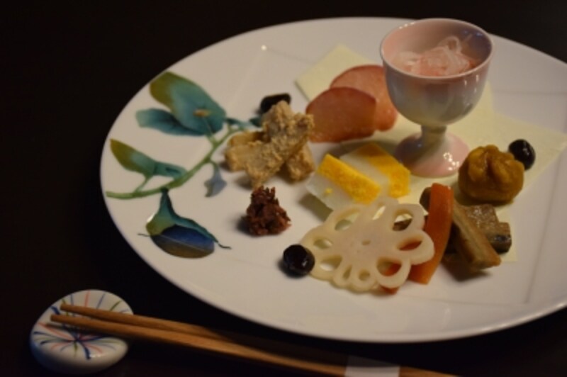 「湯豆腐定食(2000円)」前菜