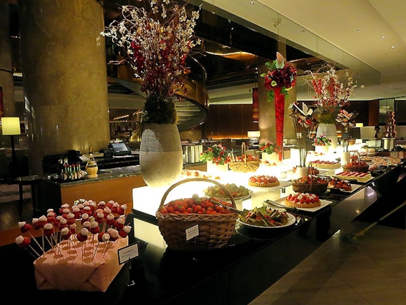 マーブルラウンジ エントランス付近のブッフェ台