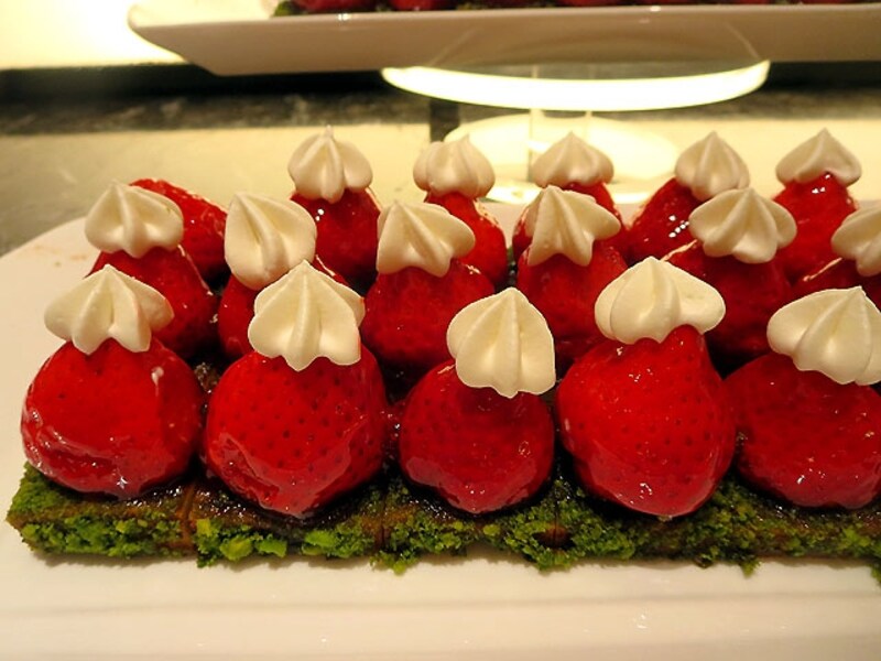 マーブルラウンジ ソフトピスタチオのビスキーと苺