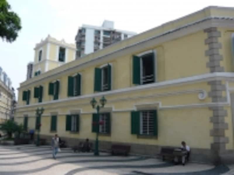 4つの世界遺産に囲まれた広場、それ自体もまた世界遺産