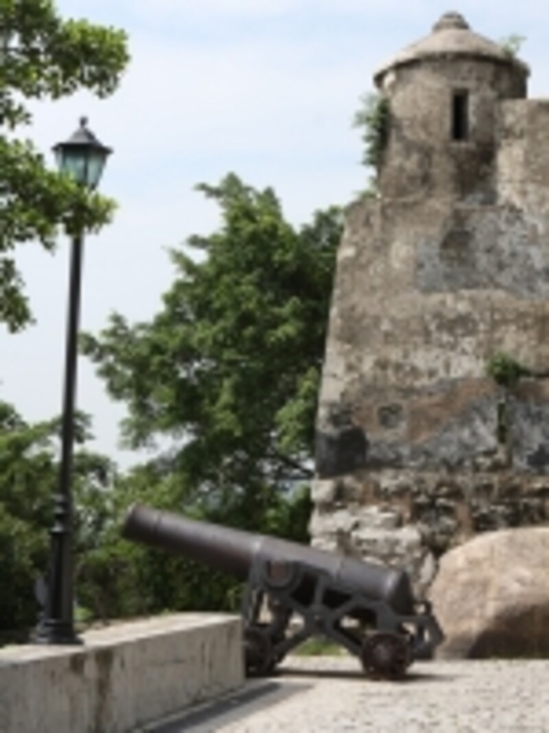 エスカレーターで移動も可 (c) Miyuki Kume