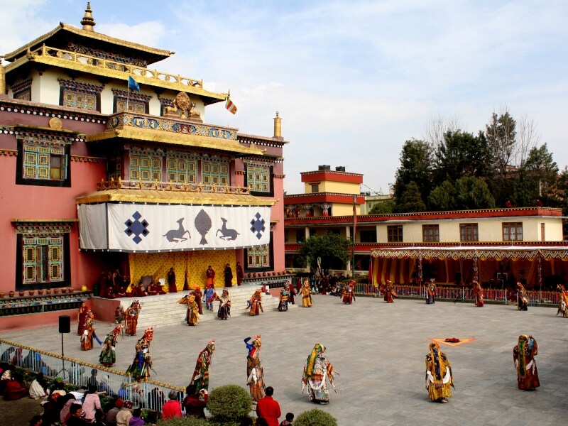 チベット僧院の宗教儀式チャム