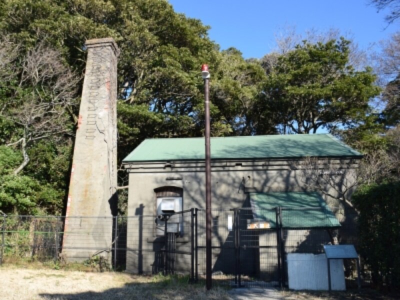 味のある、たたずまいの発電所