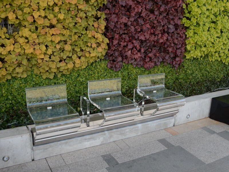 ベンチも設置され、ひと休みできる