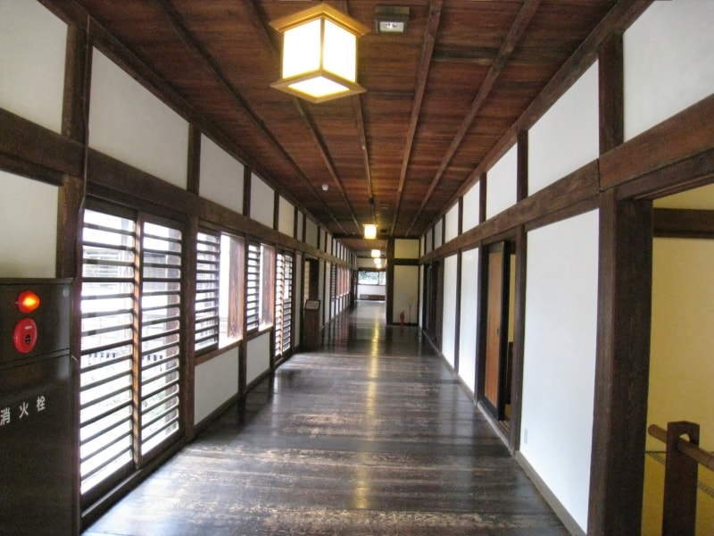 城内の廊下はこんなふう。