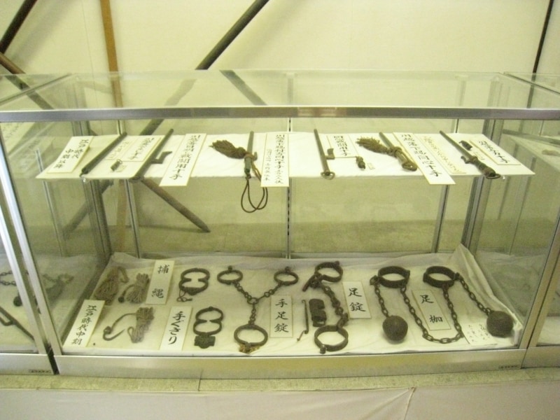 捕り物具。盗賊などをひっ捕らえます。