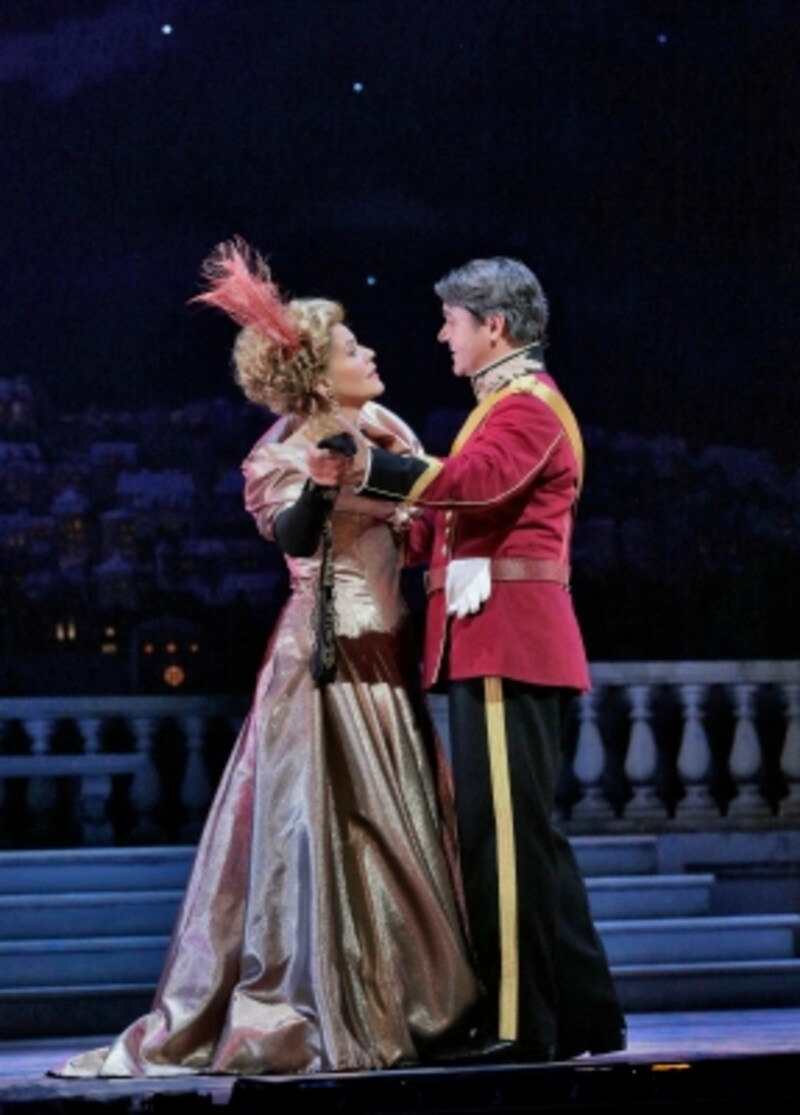 『メリー・ウィドウ』(C) Ken Howard/Metropolitan Opera