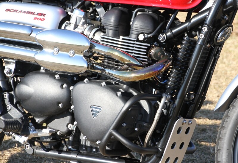 排気量865ccのバーチカルツインエンジン