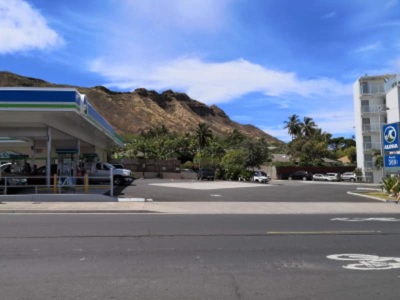 ダイヤモンドヘッドの麓にあるモンサラットエリアへ